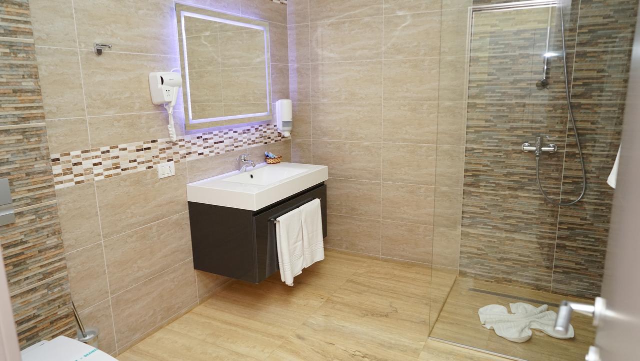 Marigab Aparthotel Turceni Exterior photo